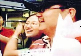 范伟老婆生活照,展现贤妻良母的温馨日常