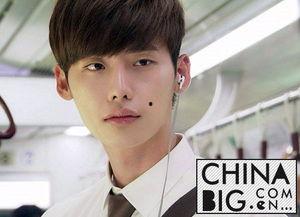 李钟硕个人资料简介,从韩流明星到实力派演员的成长之路